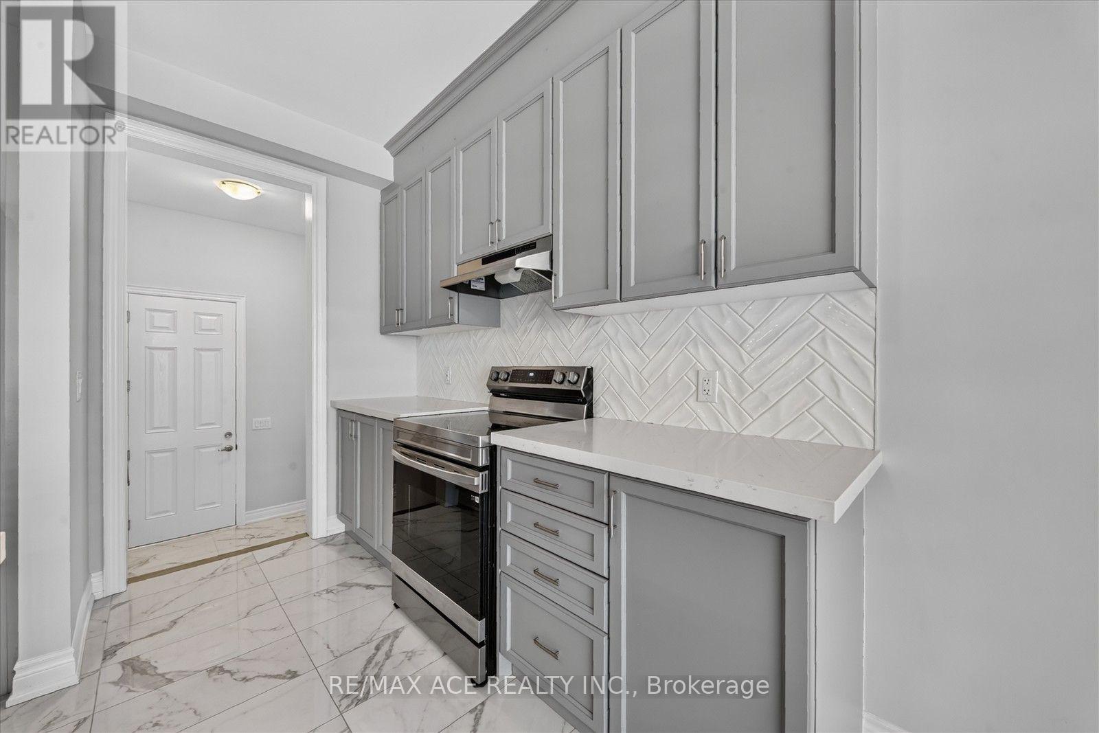 10 HITCHING POST ROAD - 18