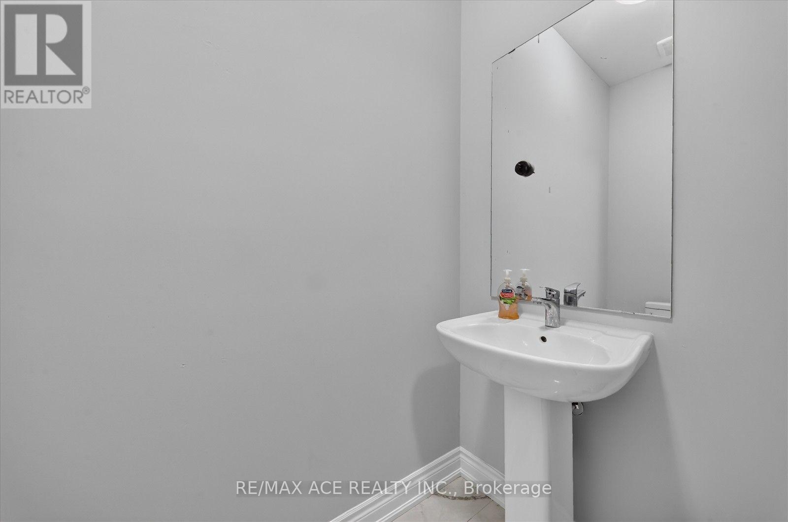 10 HITCHING POST ROAD - Image 20