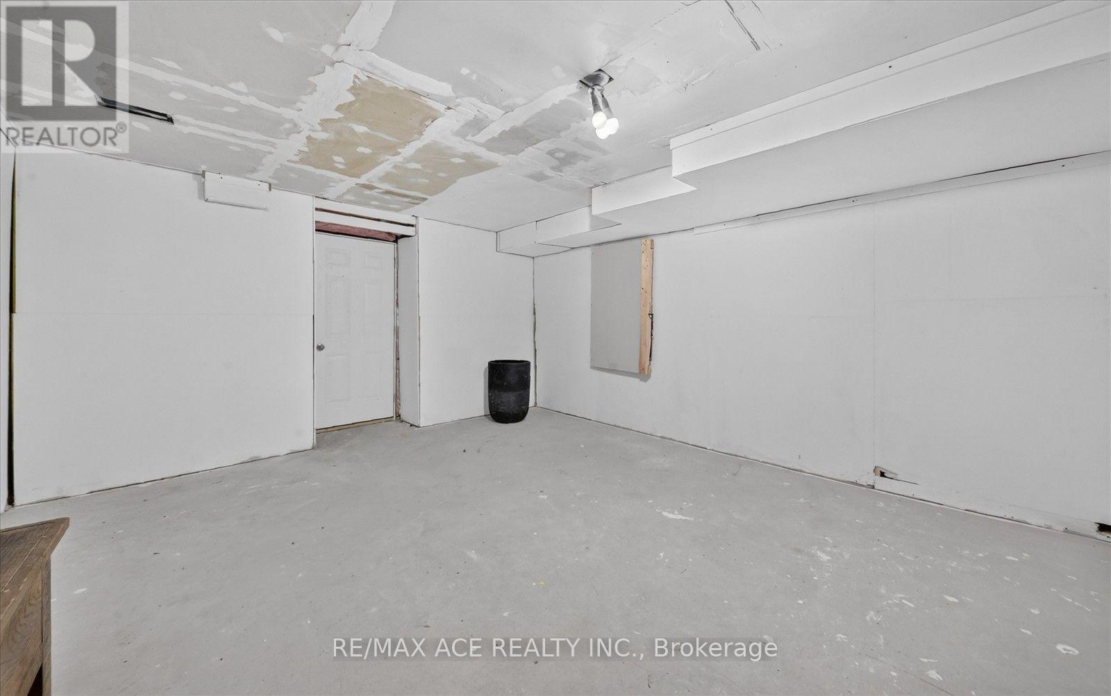 10 HITCHING POST ROAD - Image 43