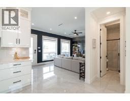 5675 Laurel Street, Burnaby, BC V5G1N4 Photo 11