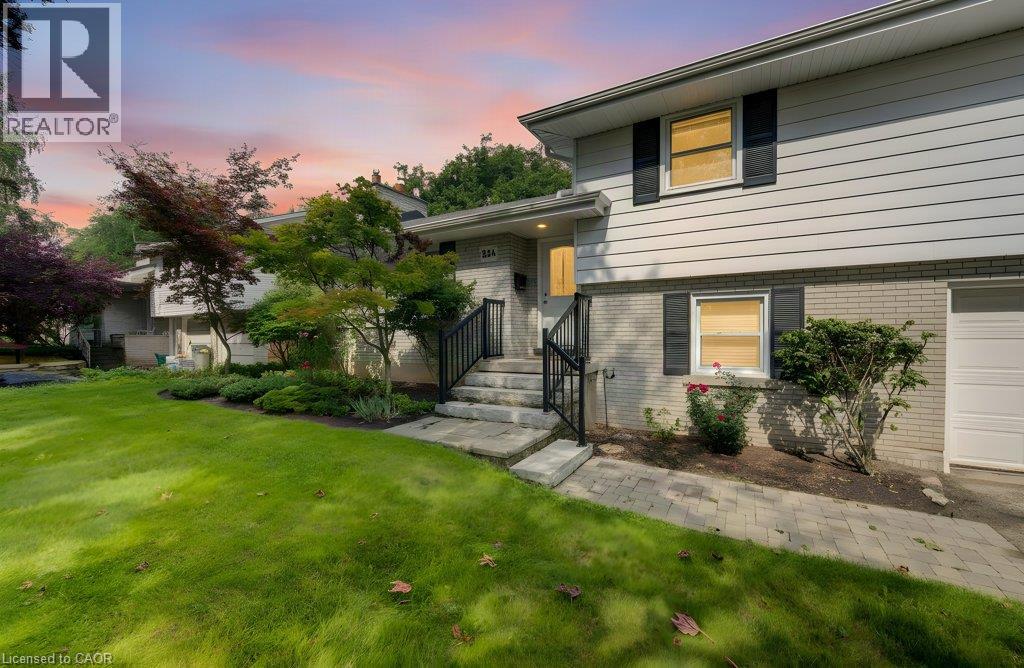 204 STANLEY Drive — photo 3
