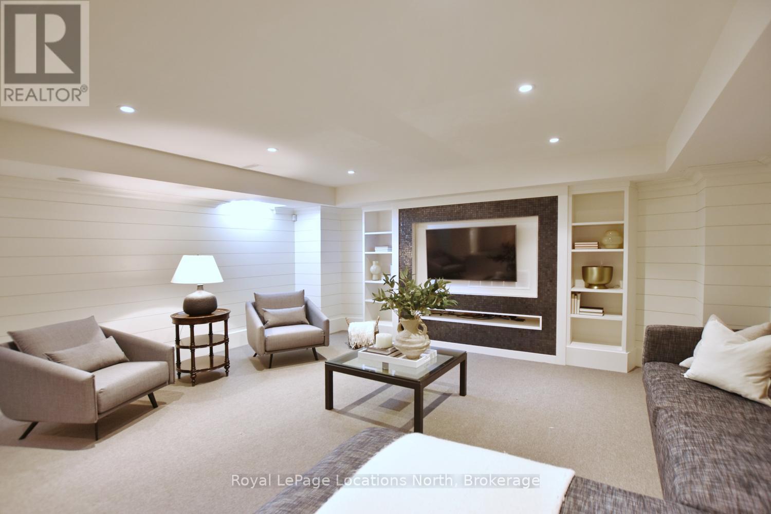 #902 277 JOZO WEIDER BOULEVARD - Image 38