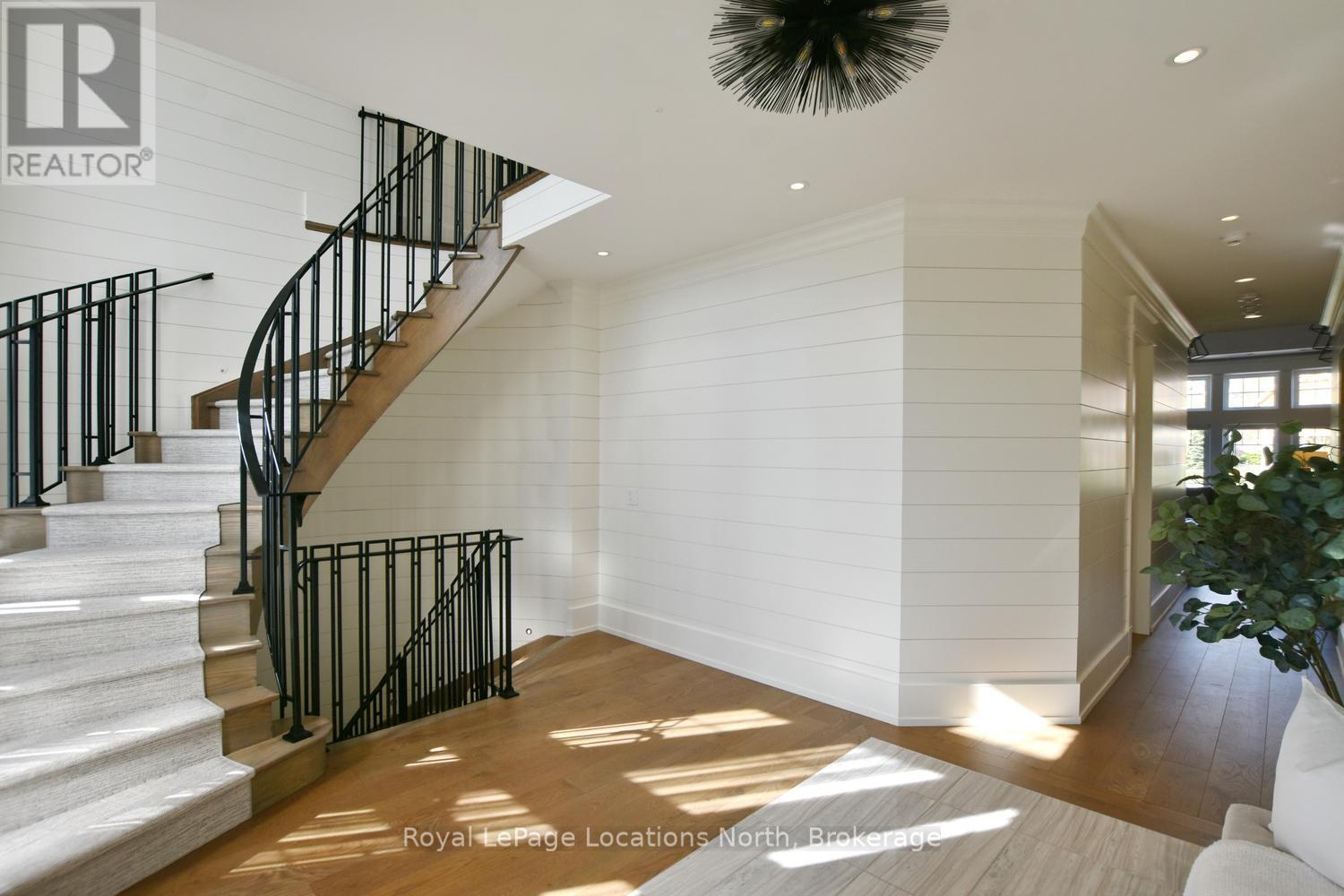 #902 277 JOZO WEIDER BOULEVARD - Image 9