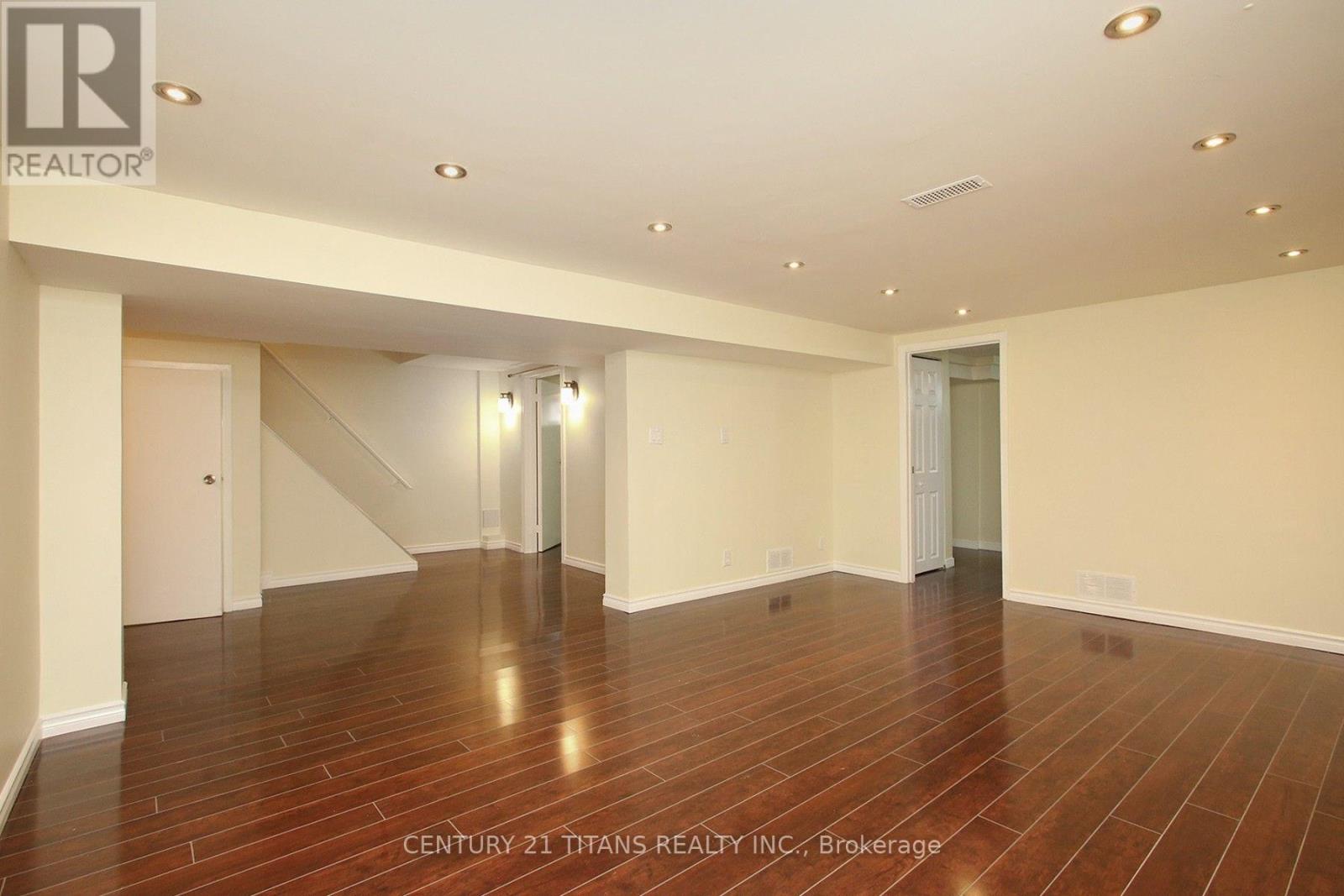 31 MONTERREY DRIVE - 23