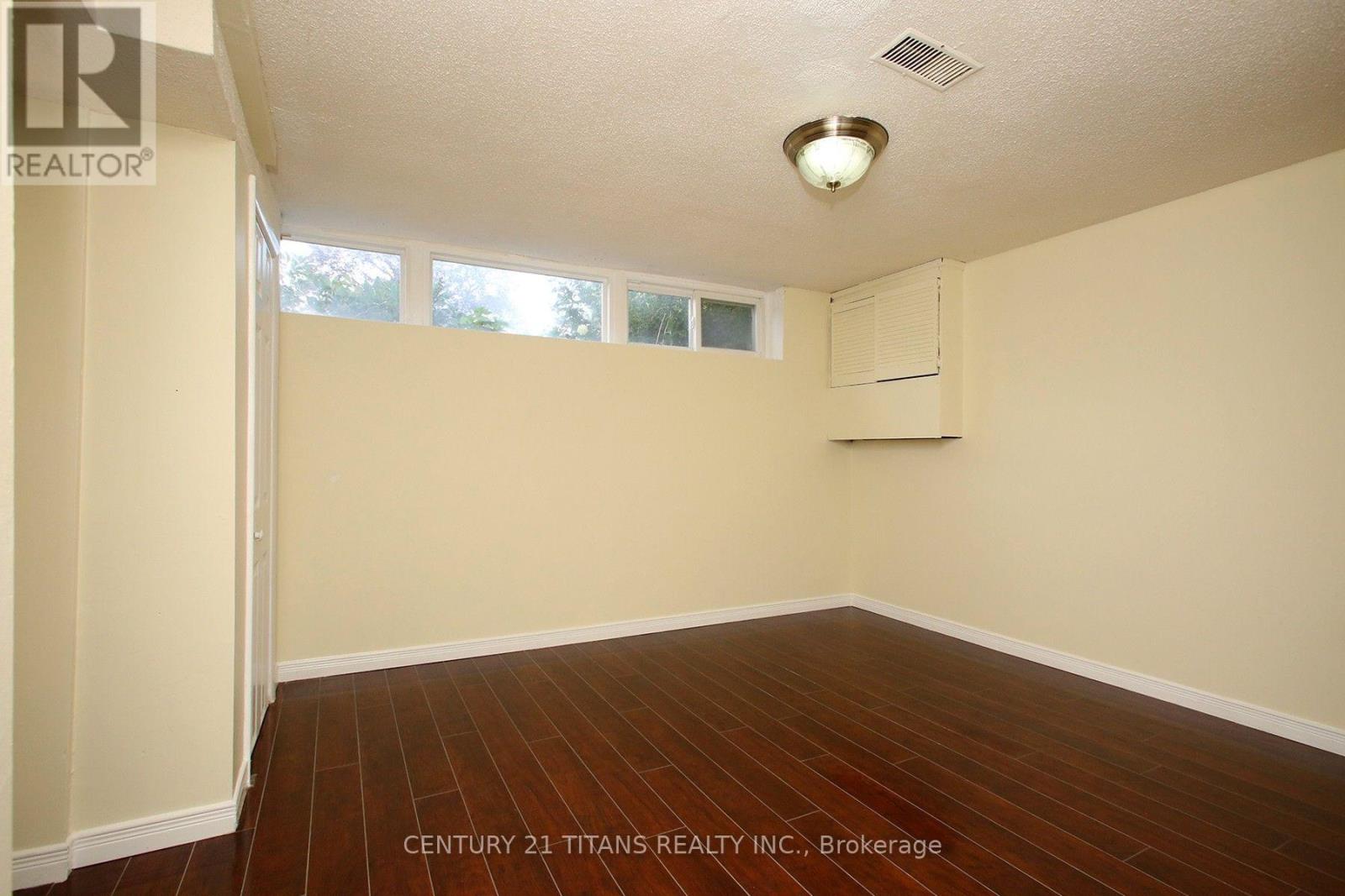 31 MONTERREY DRIVE - 27