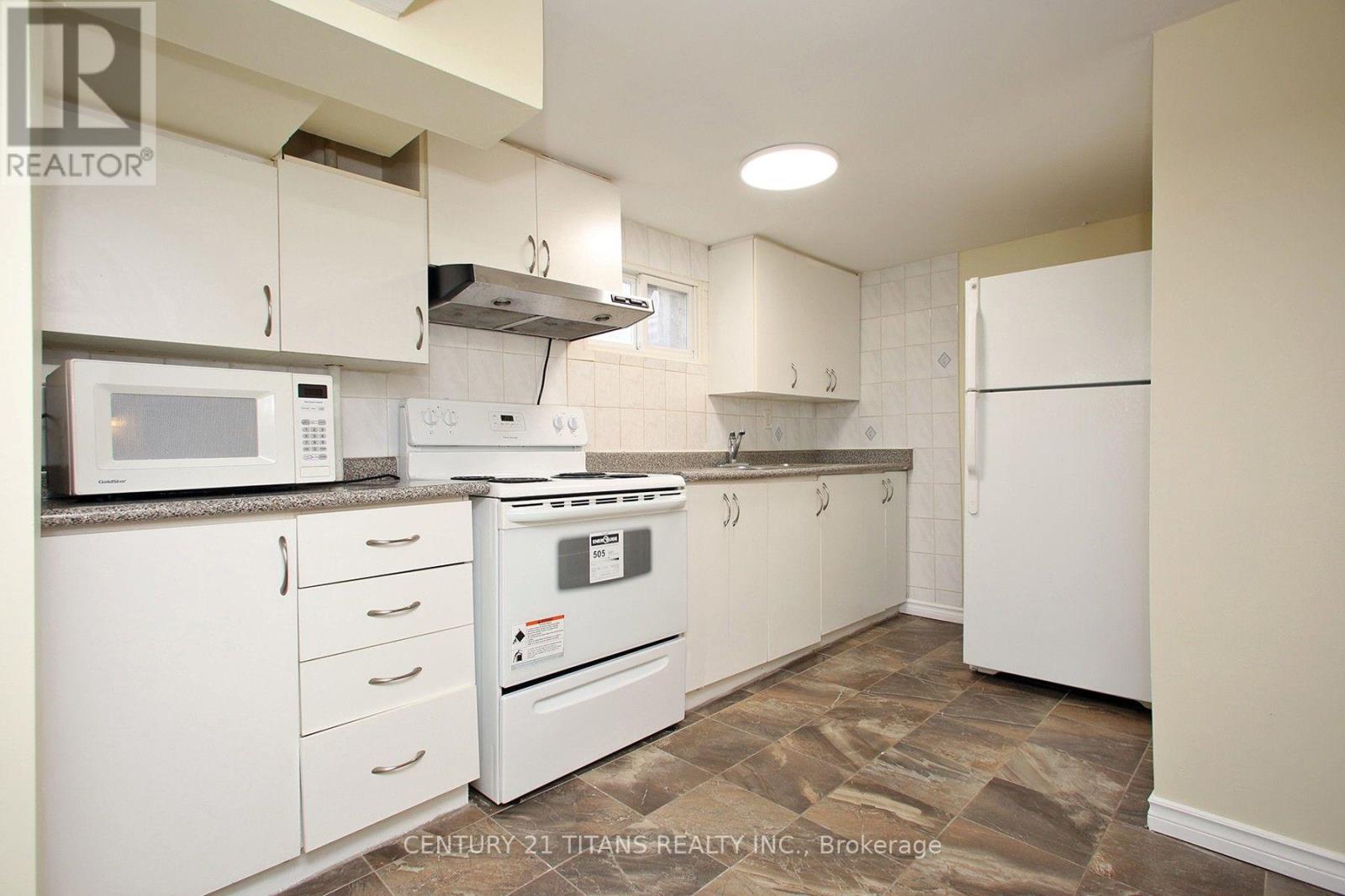31 MONTERREY DRIVE - 28