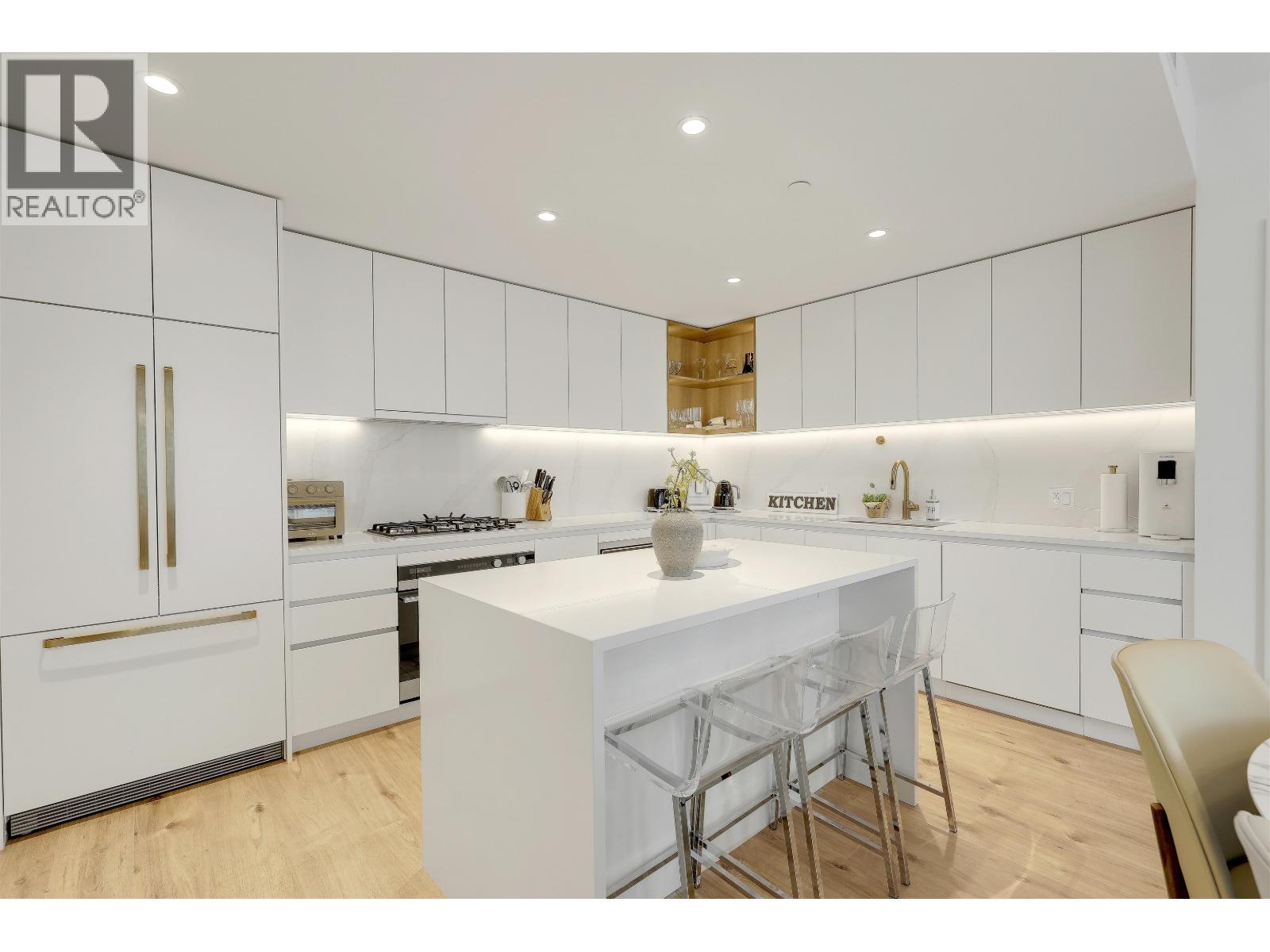 606 720 FARROW STREET, Coquitlam