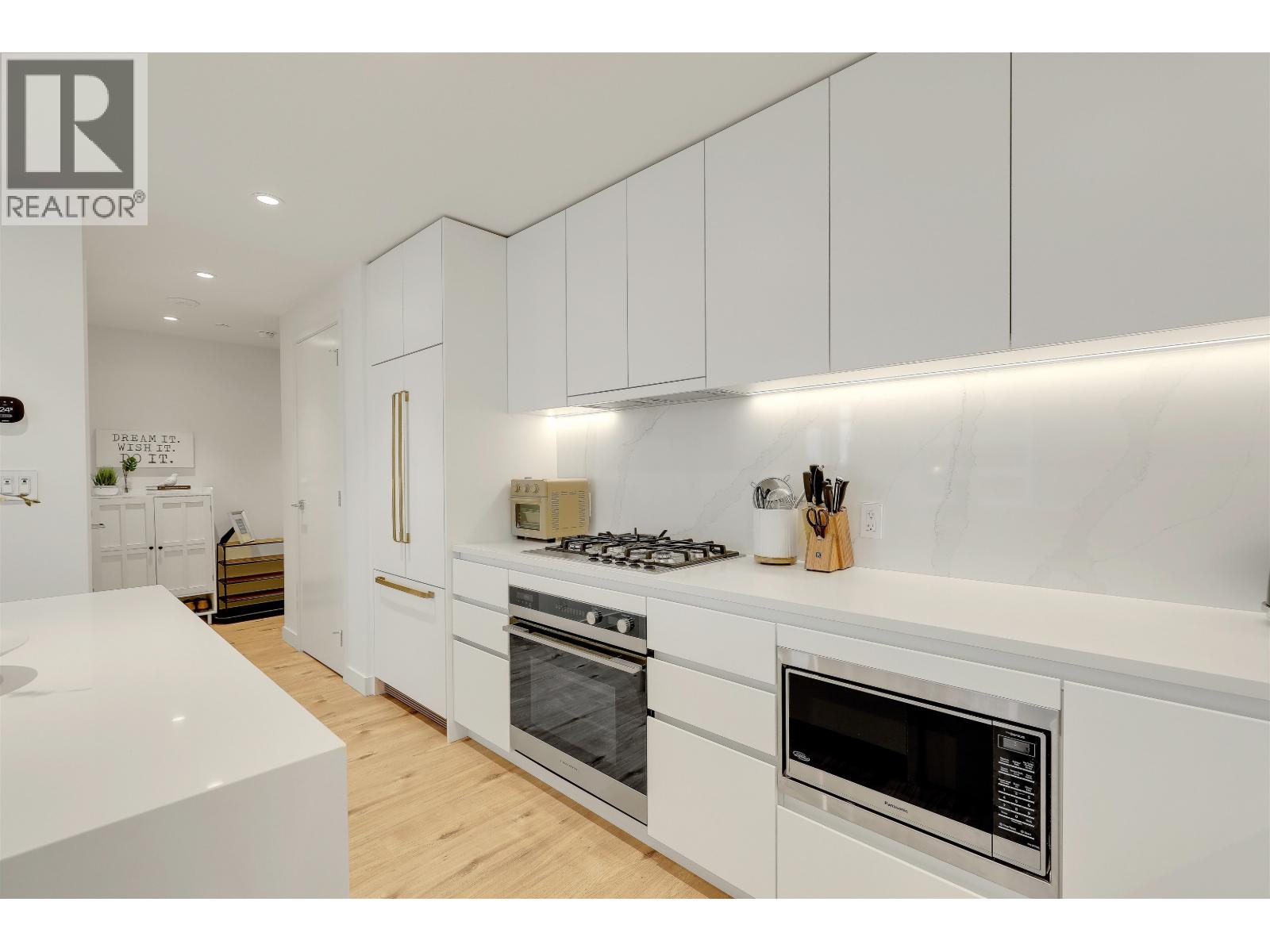 606 720 FARROW STREET, Coquitlam