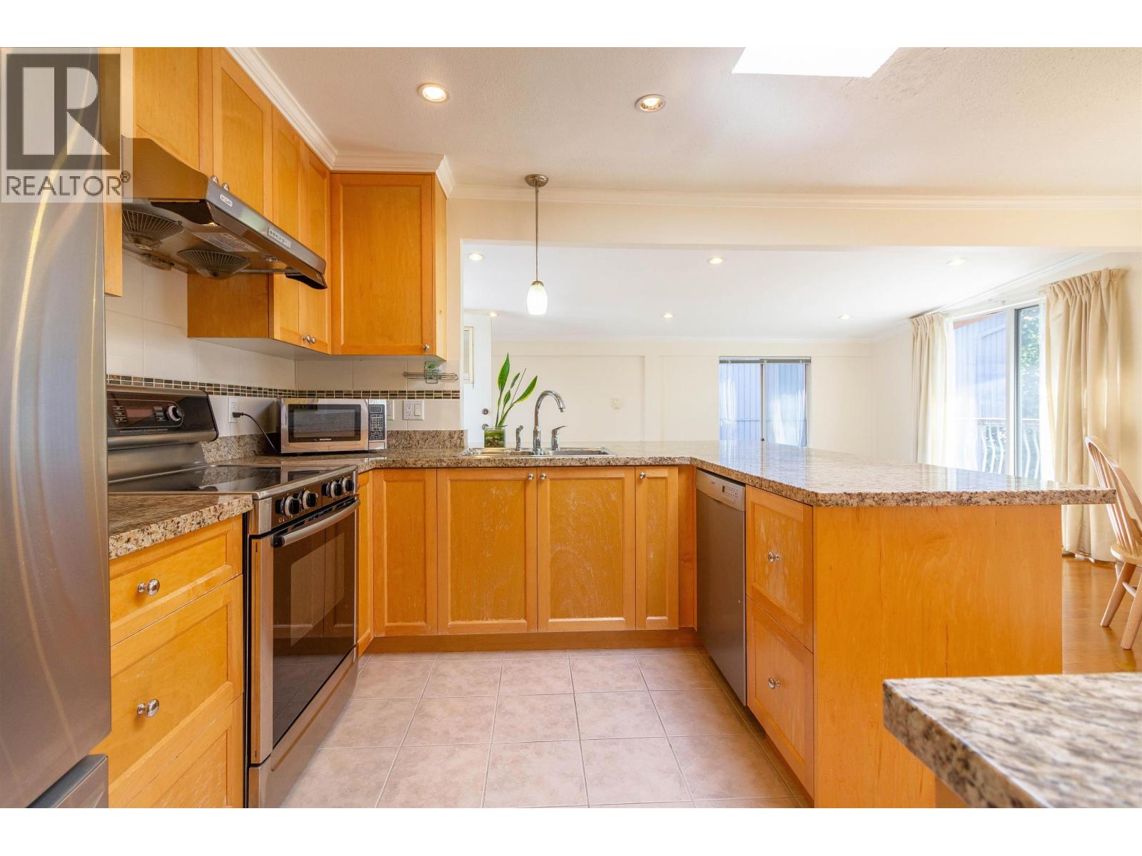 7107 BROADWAY, Burnaby — photo 9