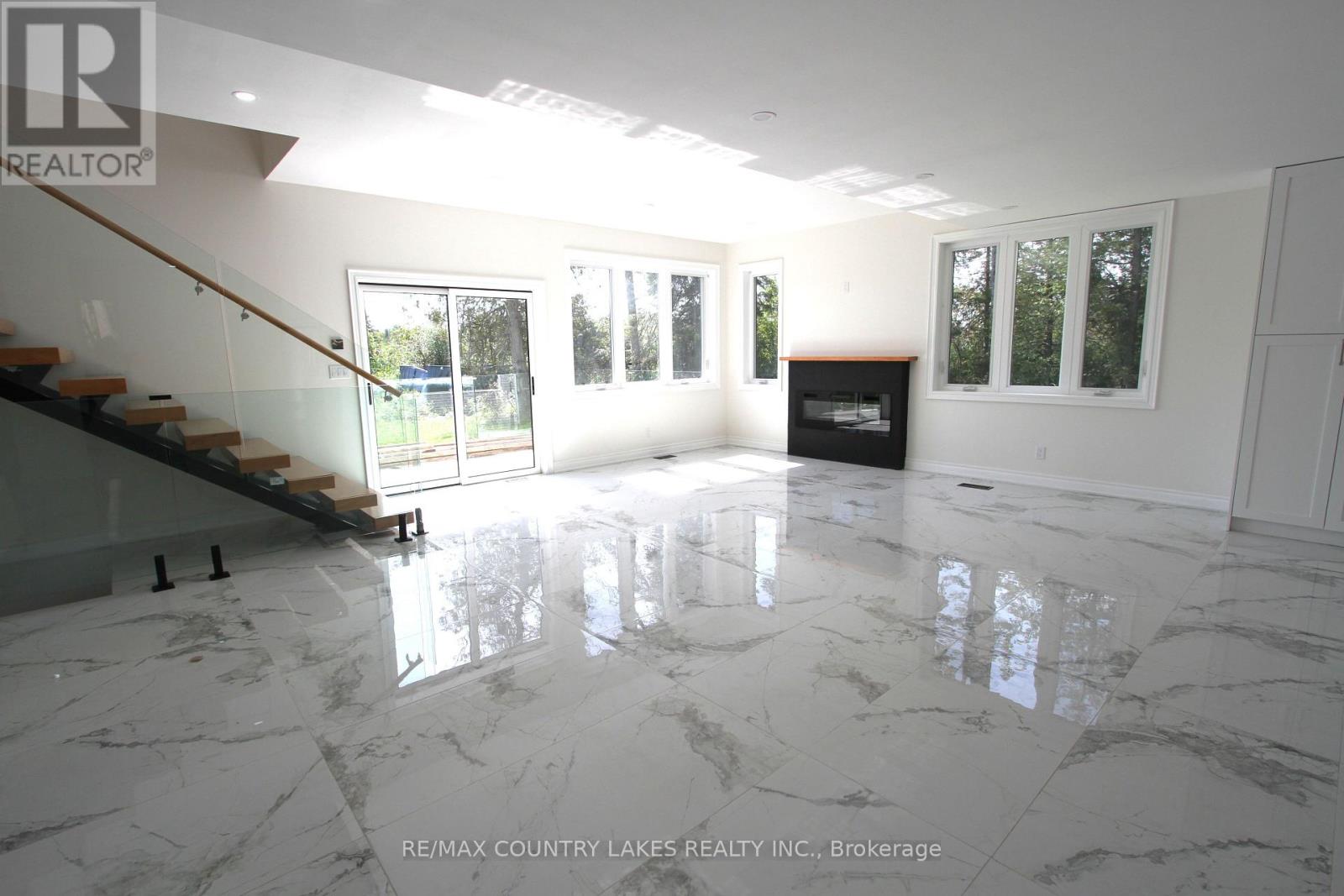445 MARTIN'S ROAD - 13