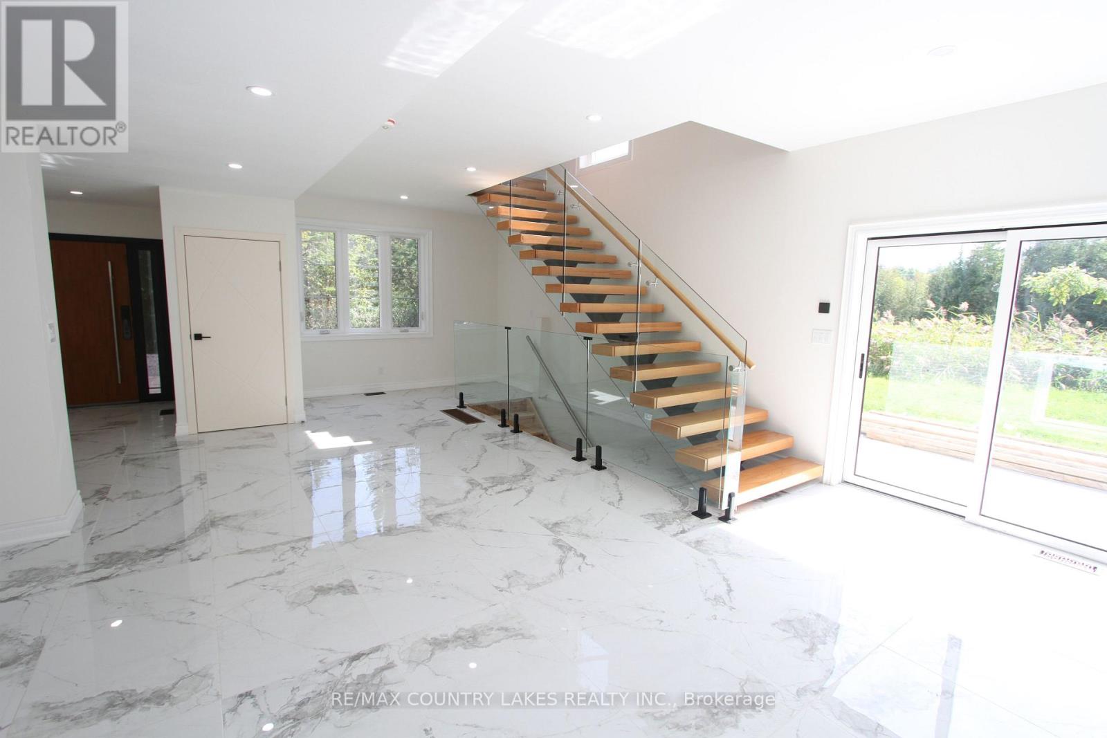 445 MARTIN'S ROAD - 15
