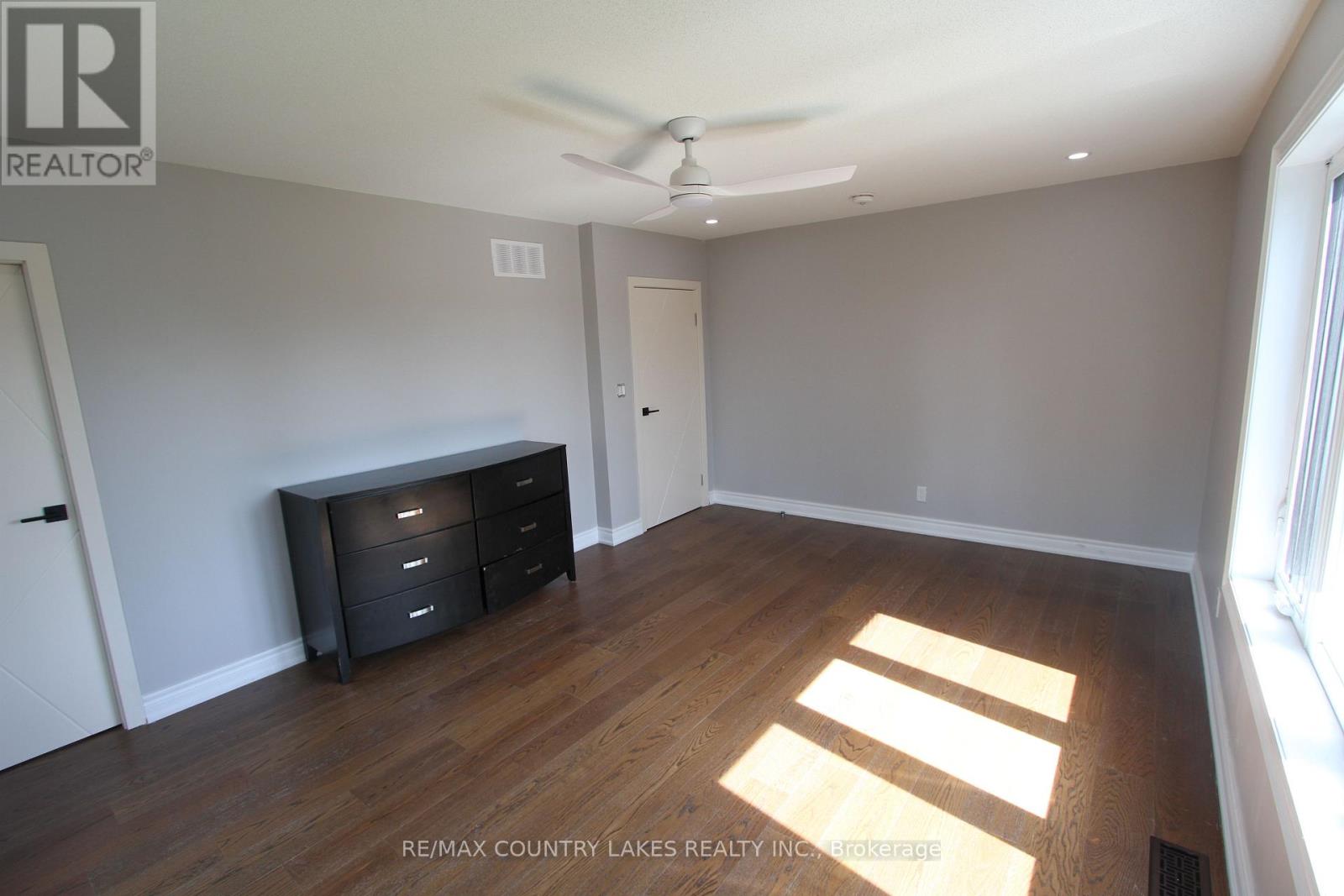 445 MARTIN'S ROAD - 24