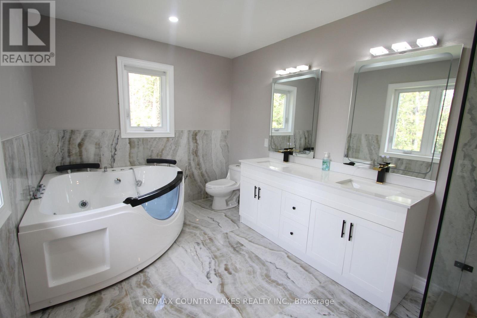 445 MARTIN'S ROAD - 26
