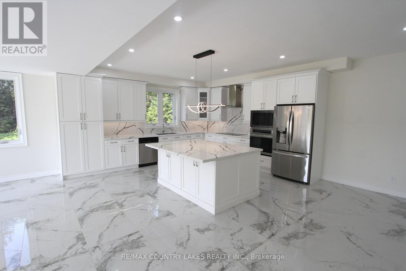 445 MARTIN'S ROAD - 6