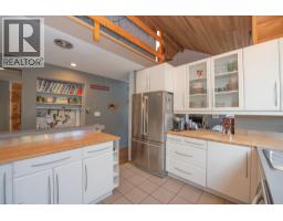 2pc Bathroom - 13804 Ponderosa Way, Coldstream, BC V1B1A4 Photo 18