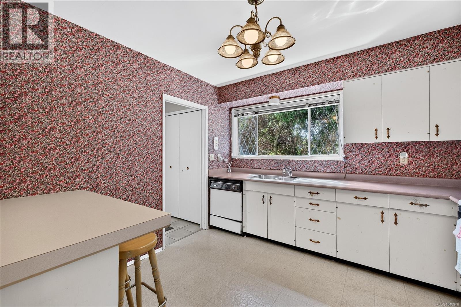  2214 McCoy Road, Saanich