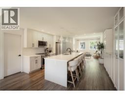 1037 Keystone Crescent, Revelstoke, BC V0E2S1 Photo 16