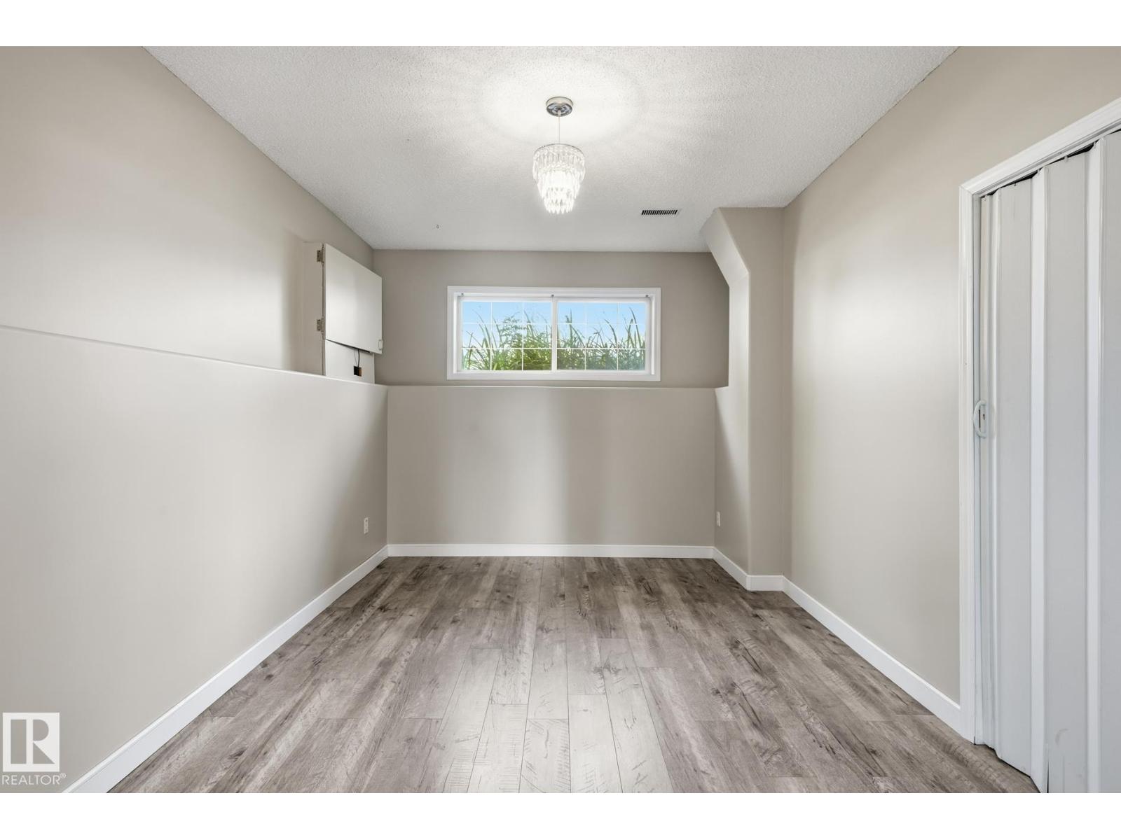 4207 43 AV - Image 29
