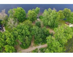 0z Ch. Des Outaouais, L Ile Du Grand Calumet, QC J0X1J0 Photo 12
