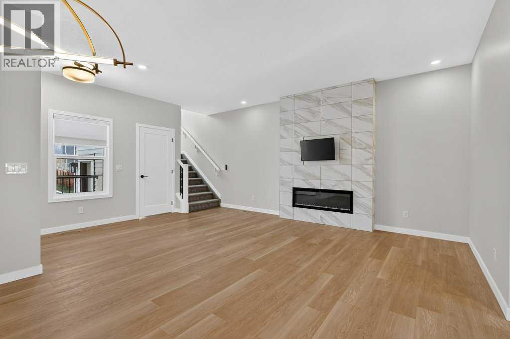 18 Chinook Winds Court SW - 10