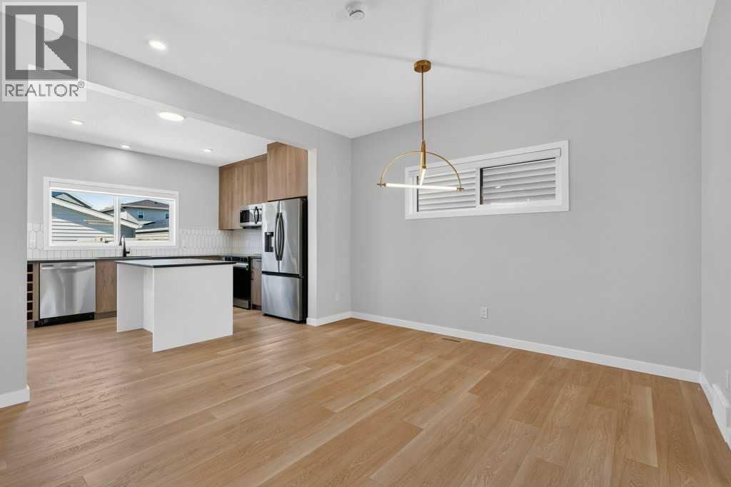 18 Chinook Winds Court SW - 12