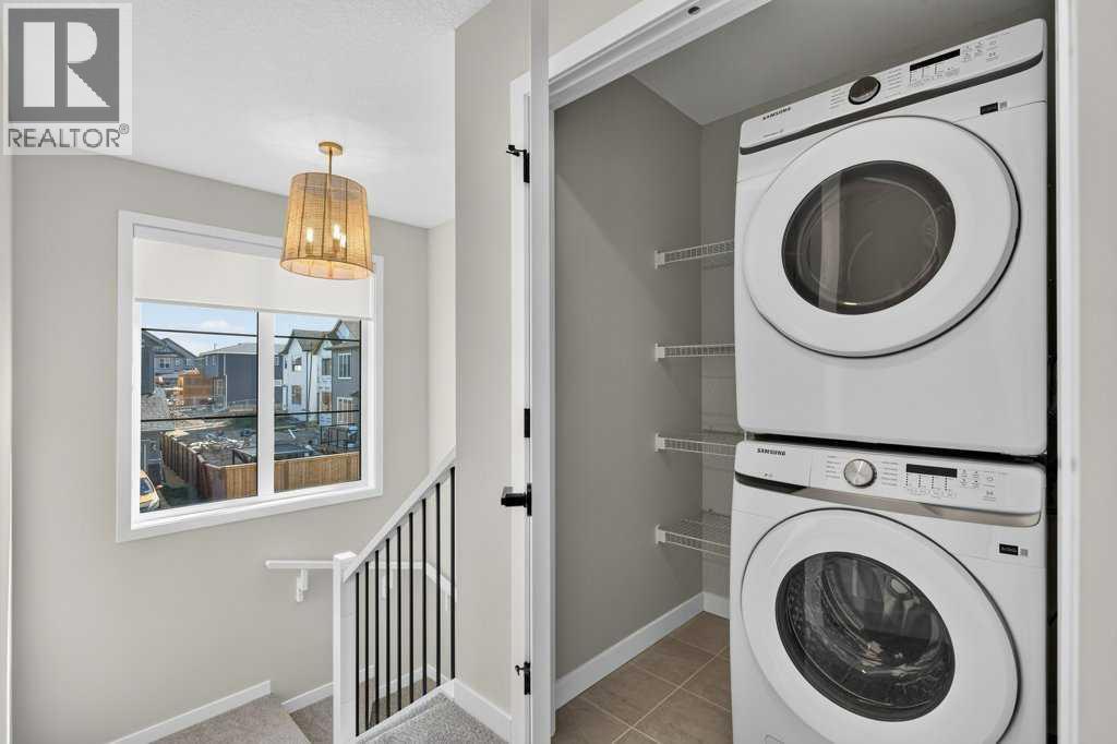 18 Chinook Winds Court SW - 24