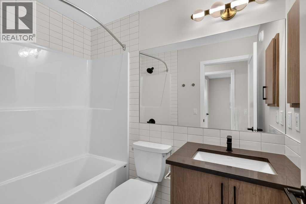 18 Chinook Winds Court SW - 28