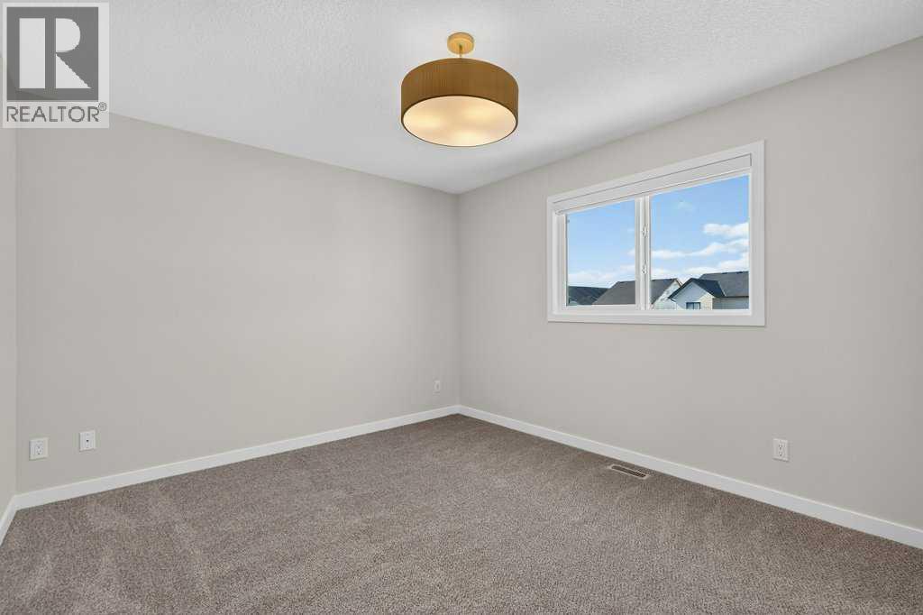 18 Chinook Winds Court SW - 29