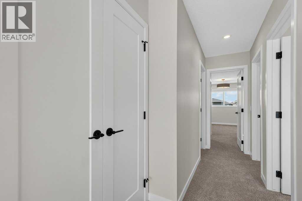 18 Chinook Winds Court SW - 33
