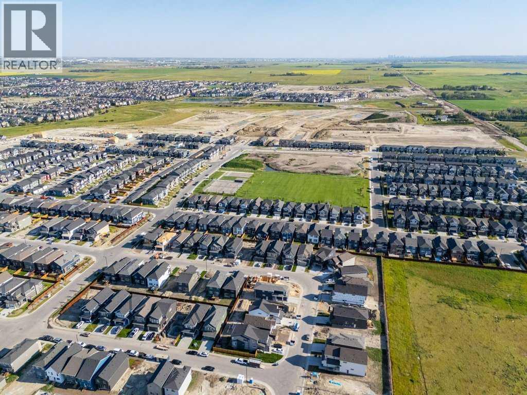 18 Chinook Winds Court SW - 41