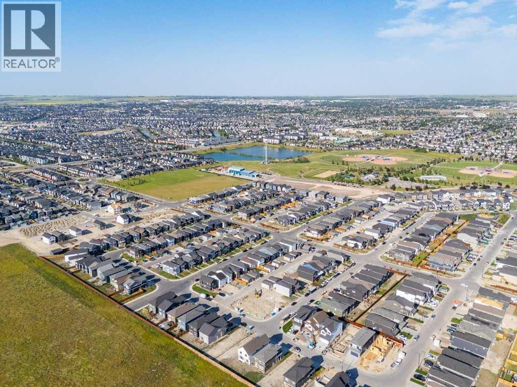18 Chinook Winds Court SW - 42