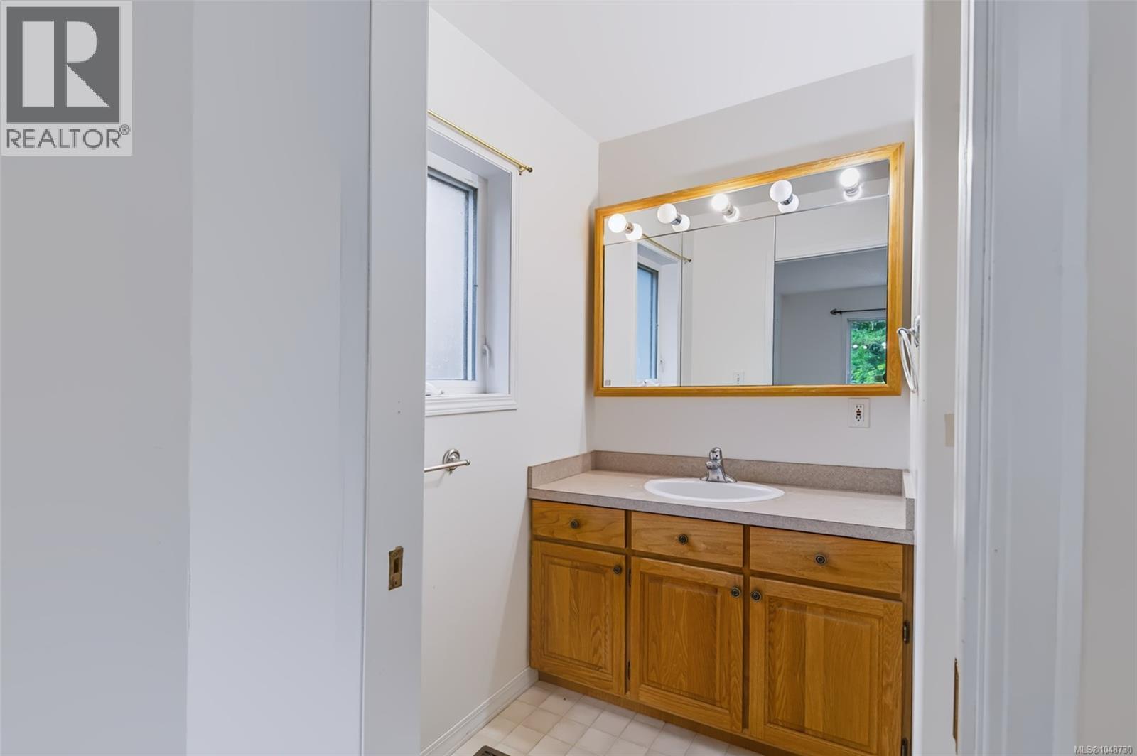 4269 Wellington Ave - Image 12