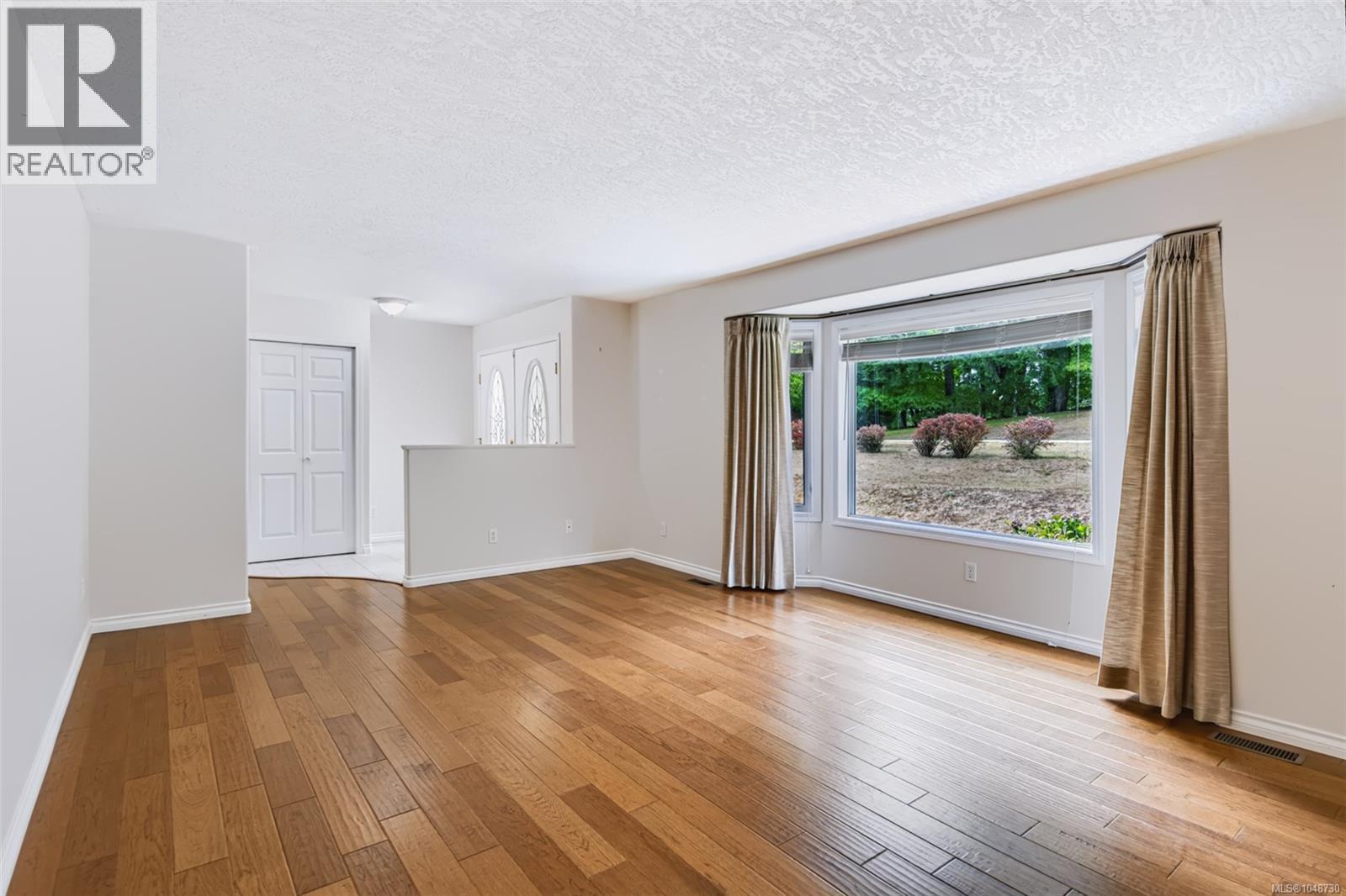 4269 Wellington Ave - Image 4