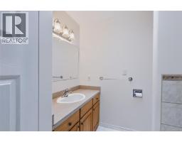 Kitchen - 4269 Wellington Ave, Port Alberni, BC V9Y7L4 Photo 15