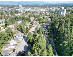 14718 101a Avenue, Surrey, BC V3R7E7 Photo 8