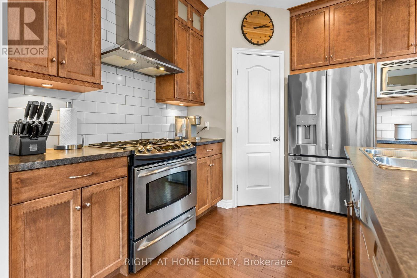 983 FIELDFAIR WAY - 14
