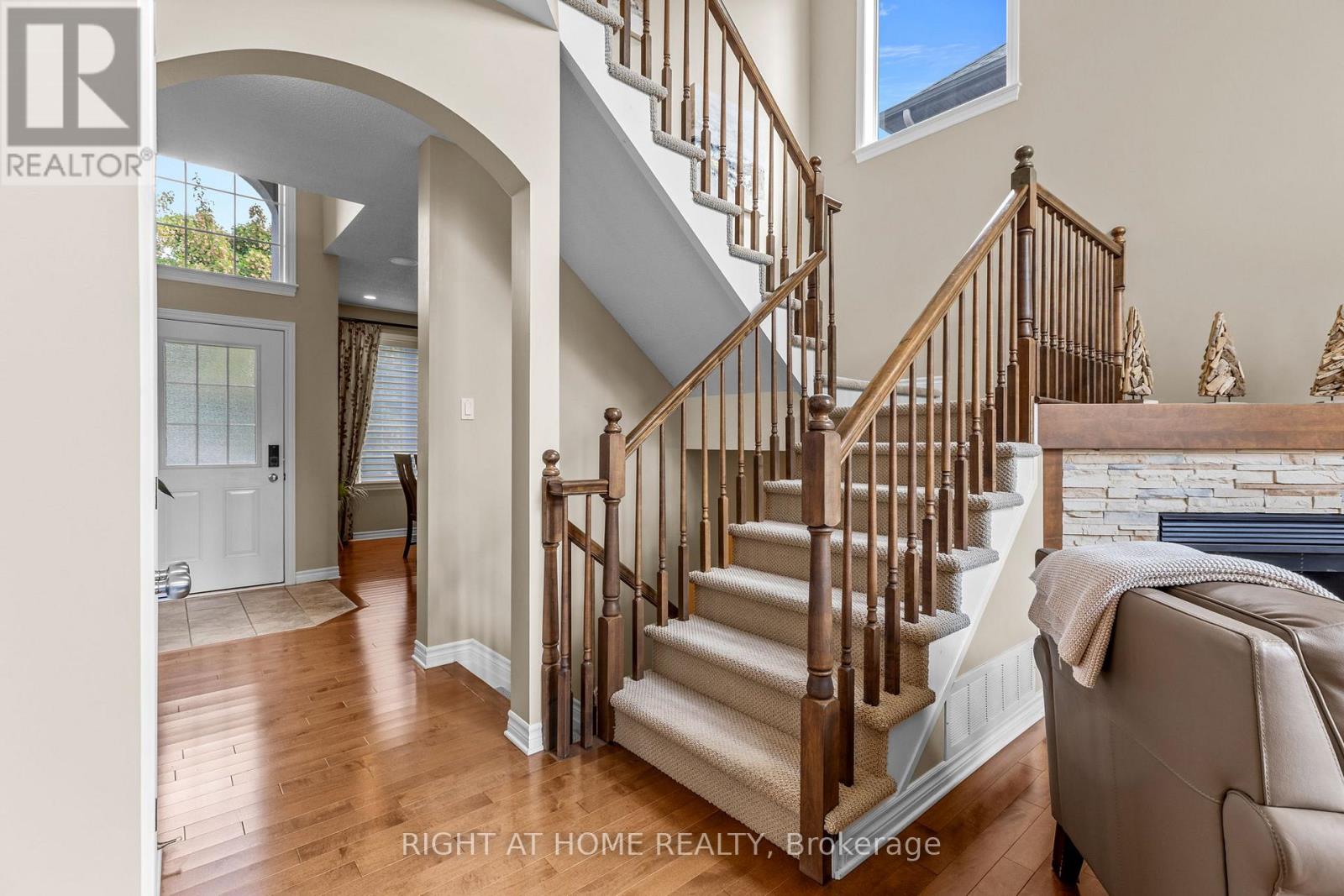 3 Bed, 3 Bath House for Sale in Ottawa – 983 FIELDFAIR WAY, Ottawa – MLS# X13756752 - Image 20