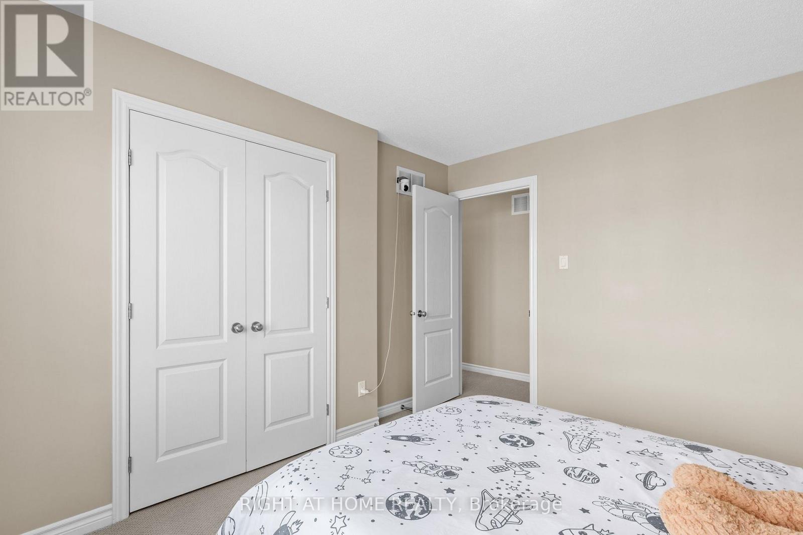 3 Bed, 3 Bath House for Sale in Ottawa – 983 FIELDFAIR WAY, Ottawa – MLS# X13756752 - Image 28