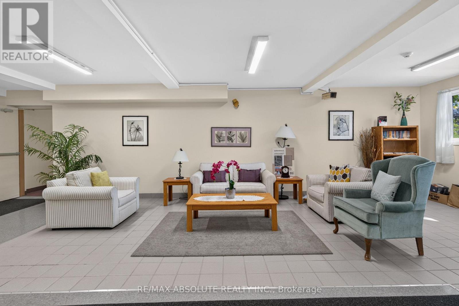 #305 310 KINGSDALE AVENUE - Image 26