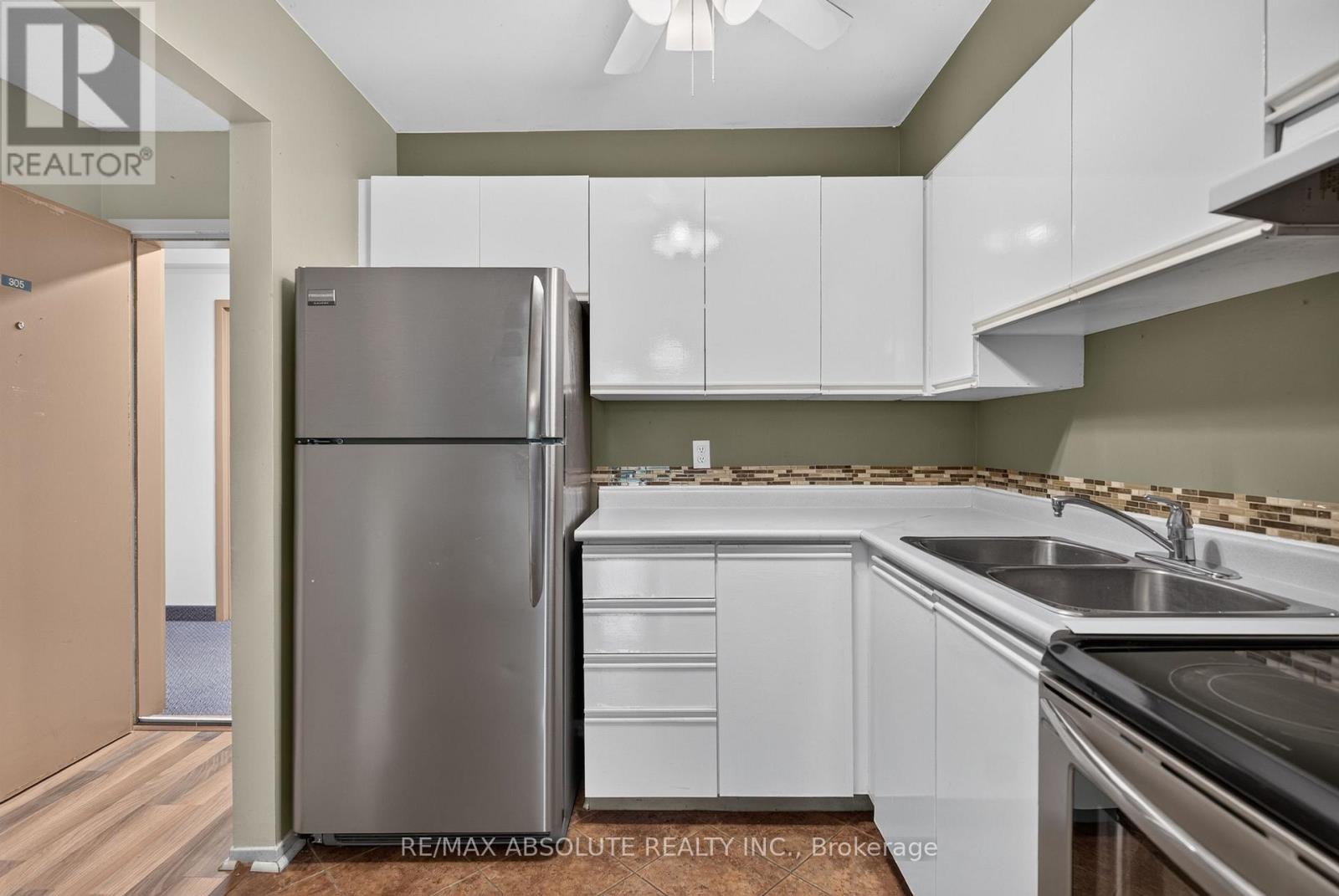 #305 310 KINGSDALE AVENUE - 5
