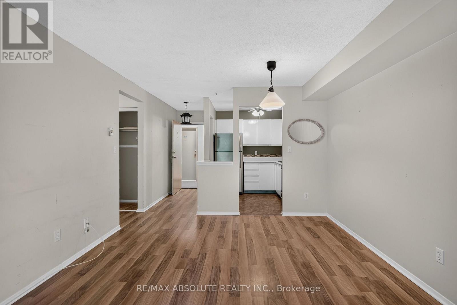 #305 310 KINGSDALE AVENUE - 8