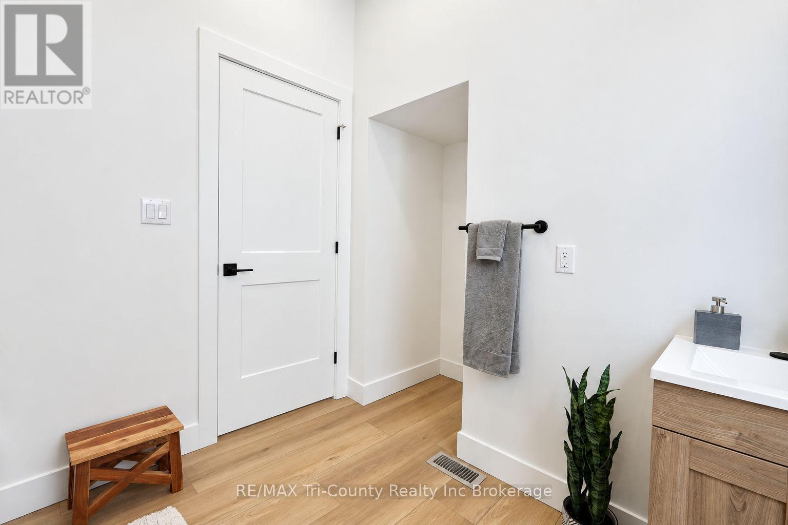 16 REDAN STREET - 16