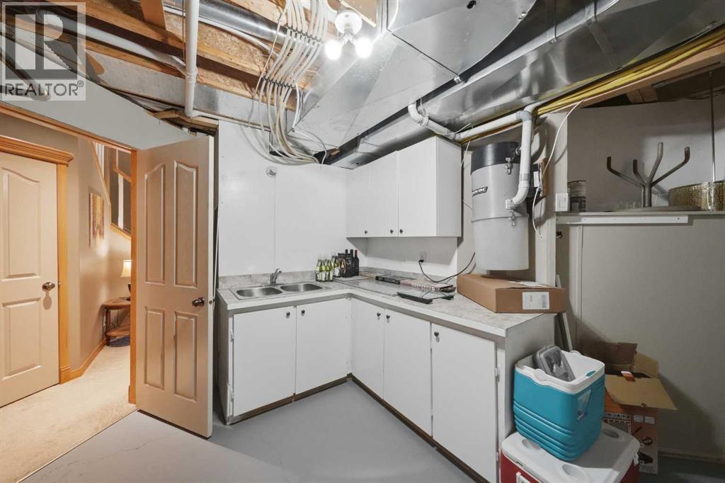 111 Adams Close - 25