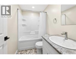 1297 Thompson Drive, Clearwater, BC V0E1N2 Photo 11