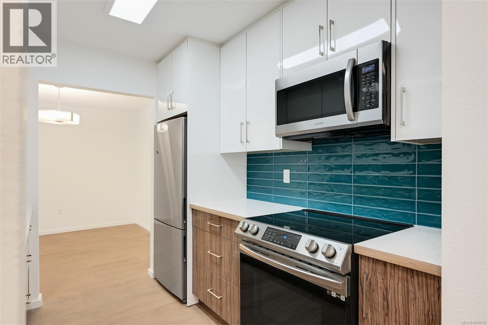 #202 1419 Stadacona Ave - 13