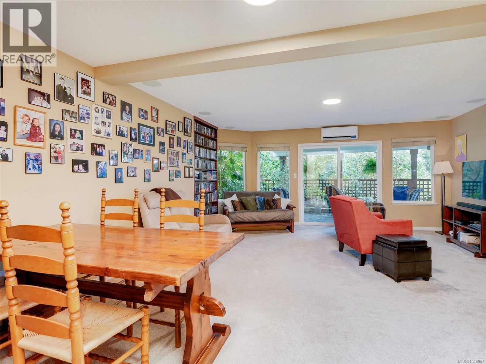 19 Carly Lane - 16