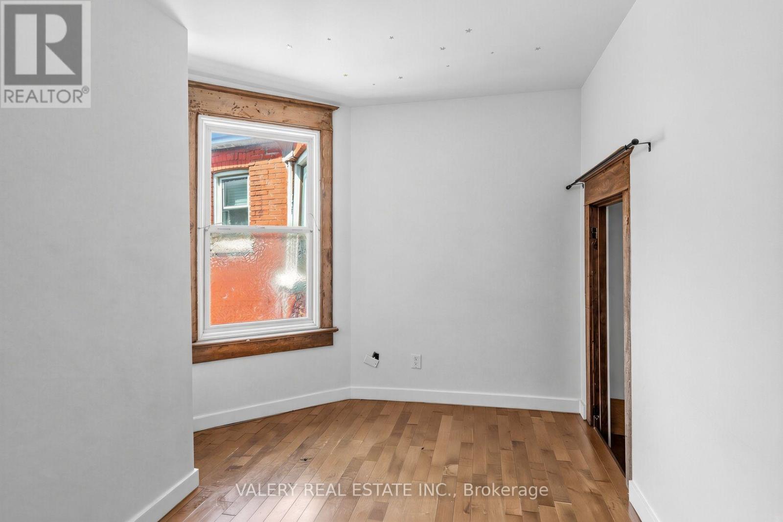 472 CRAWFORD STREET - 10
