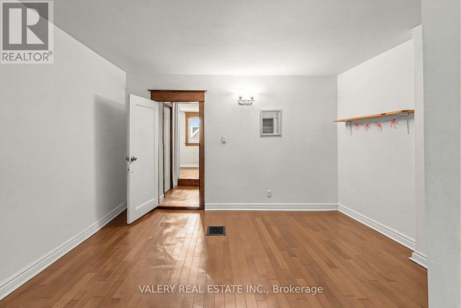 472 CRAWFORD STREET - 13