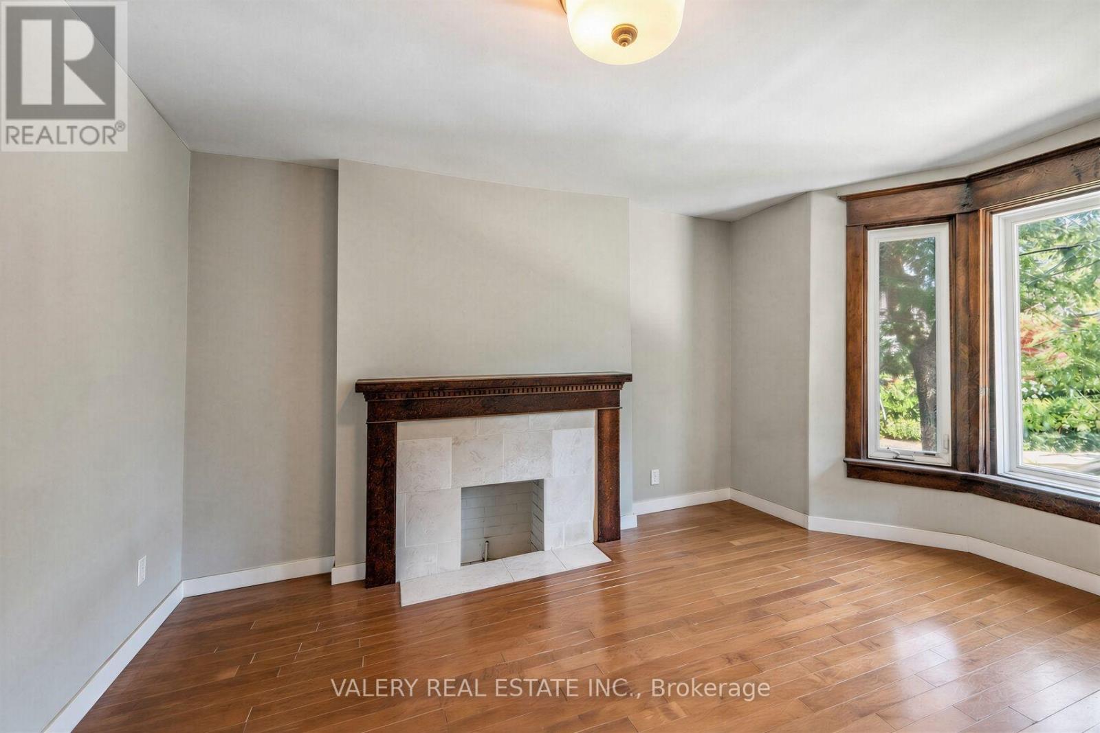 472 CRAWFORD STREET - 3
