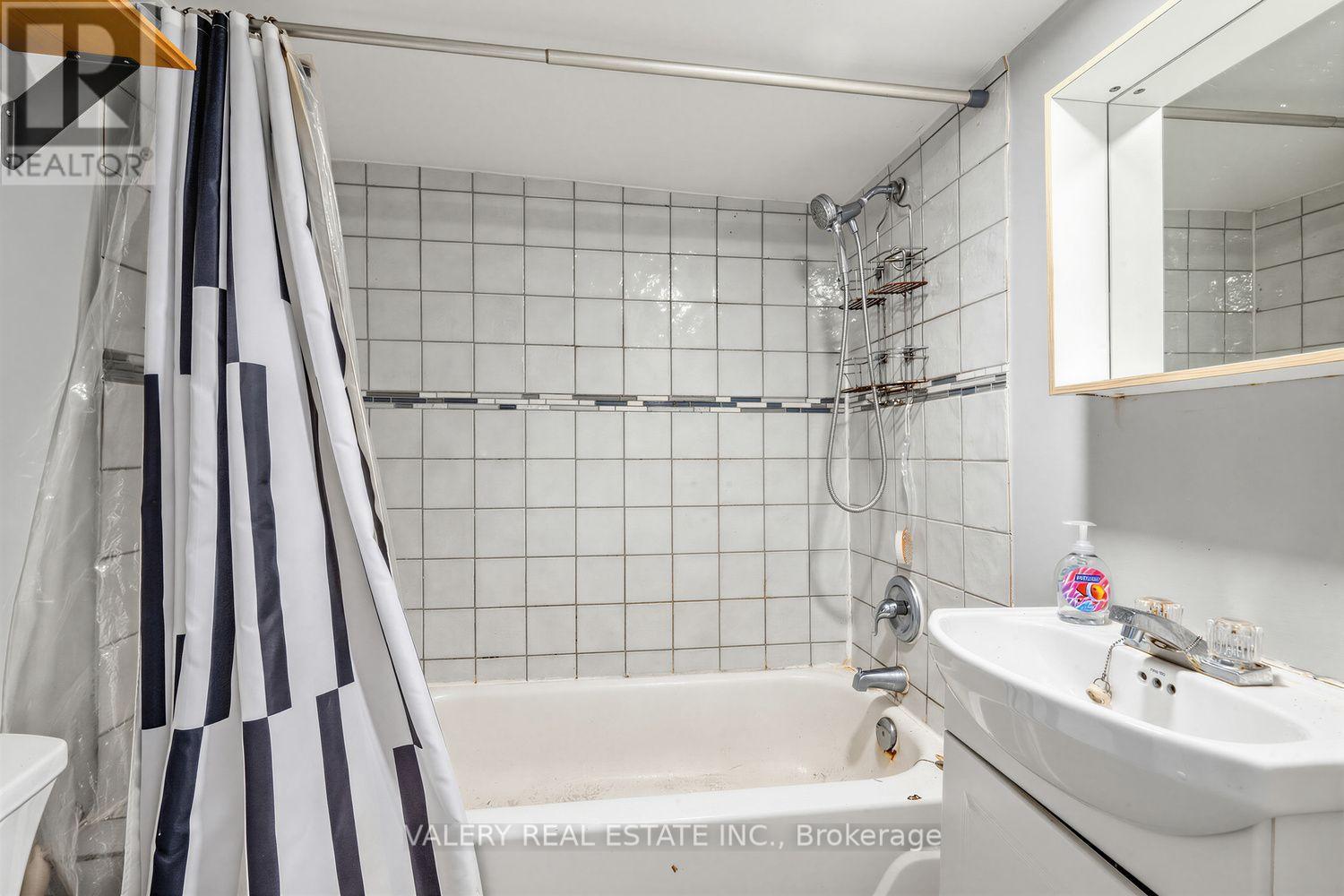 472 CRAWFORD STREET - 31